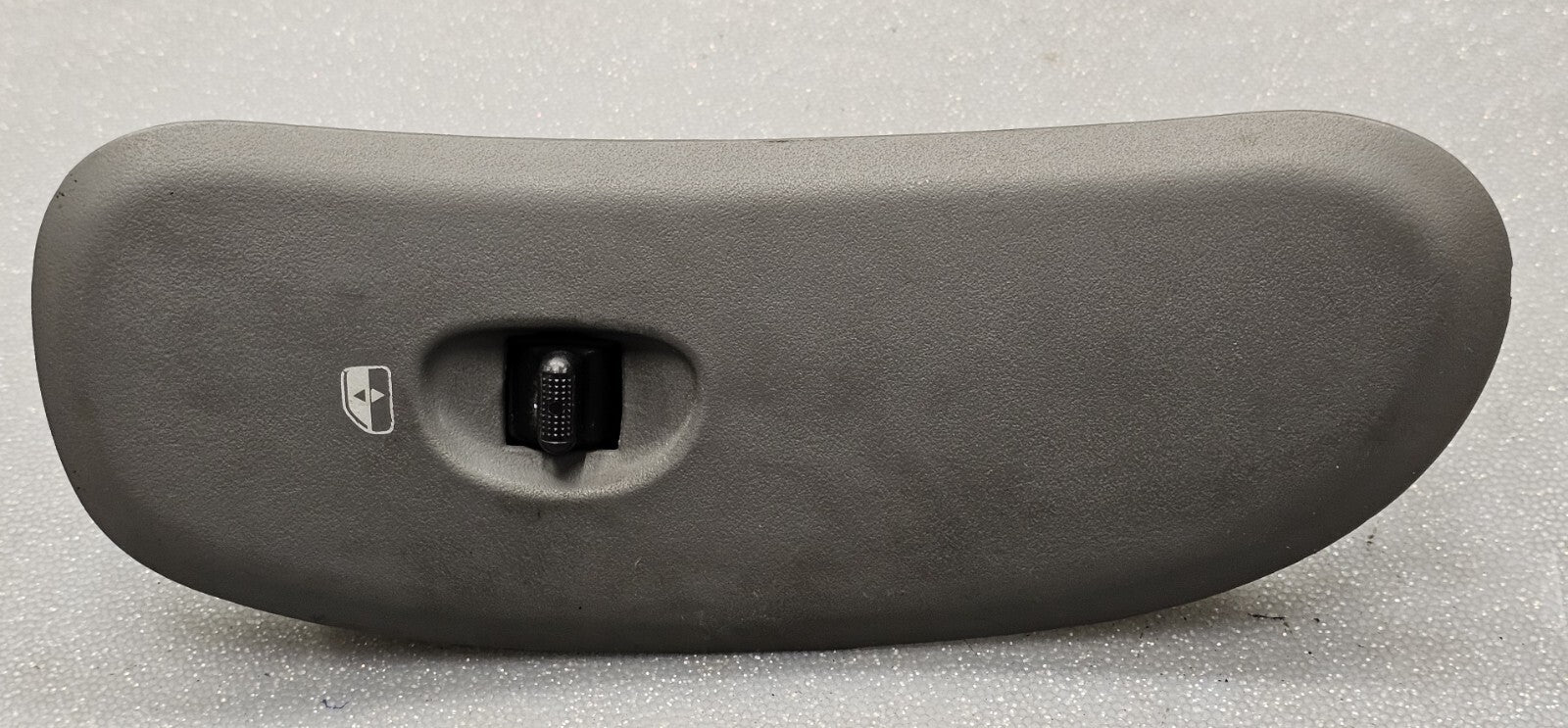🔥01-07 Caravan Town Country Front Right Passenger Window Door Lock Switch Gray