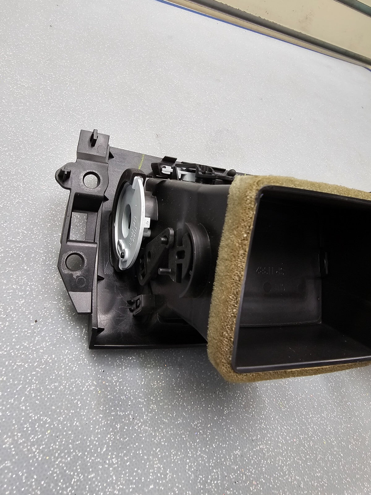 🔥06-11 Cadillac DTS Dash Center Air Vent Heater Filter Trim Bezel Conditioning