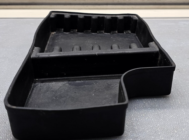 🔥03-06 Cadillac Escalade Center Console Compartment Box Insert Liner CD Holder