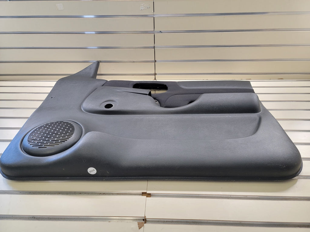 98-04 Chevy Blazer Jimmy S-10 GMC Sonoma Front Door Panel manual right BLACK