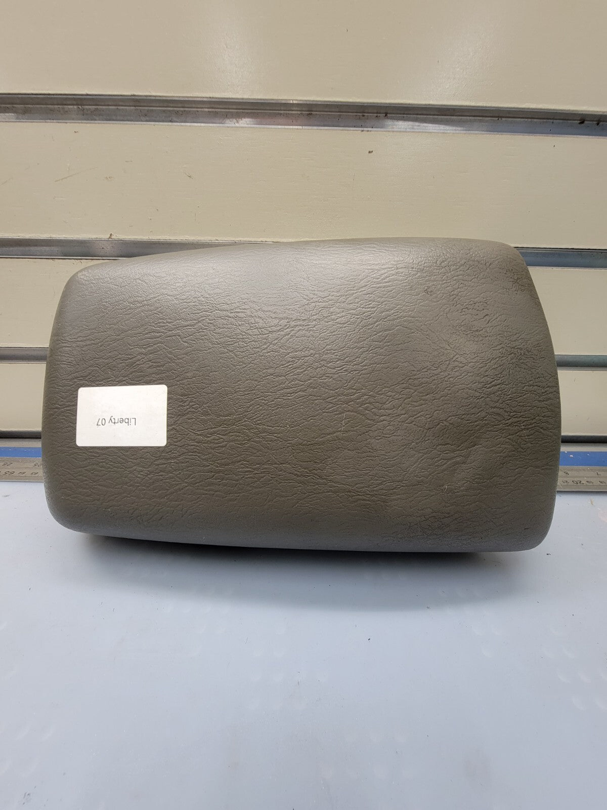 🔥2002-2007 Jeep Liberty Center Console Arm Rest Lid Black OEM