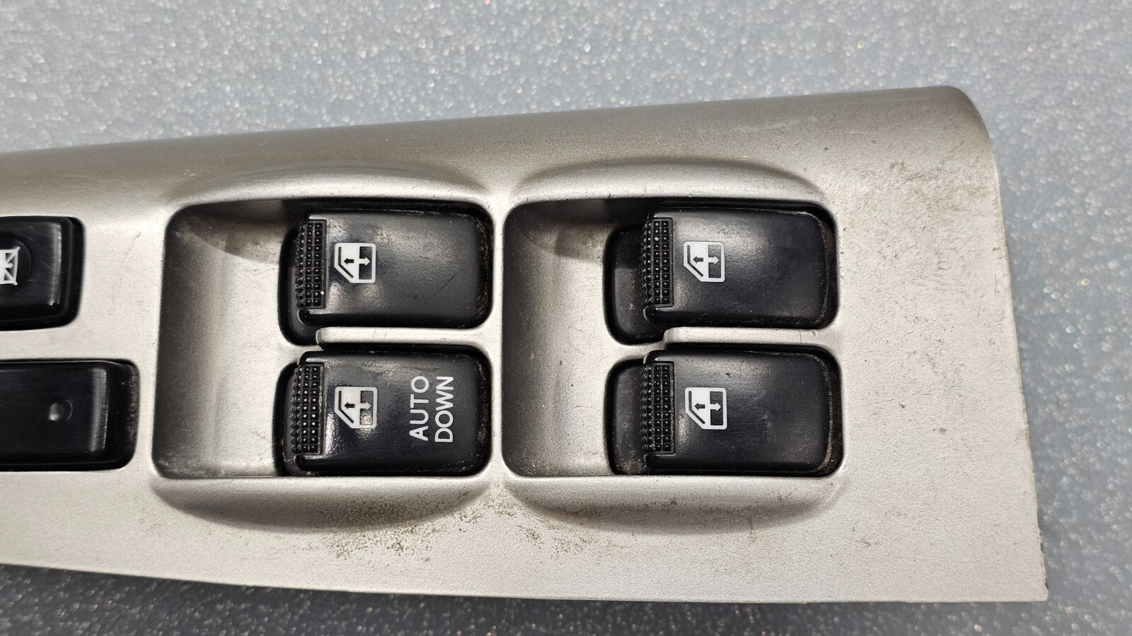 🔥05-10 SPORTAGE LEFT DRIVER MASTER POWER WINDOW SWITCH CONTROL ASSEMBLY SILVER
