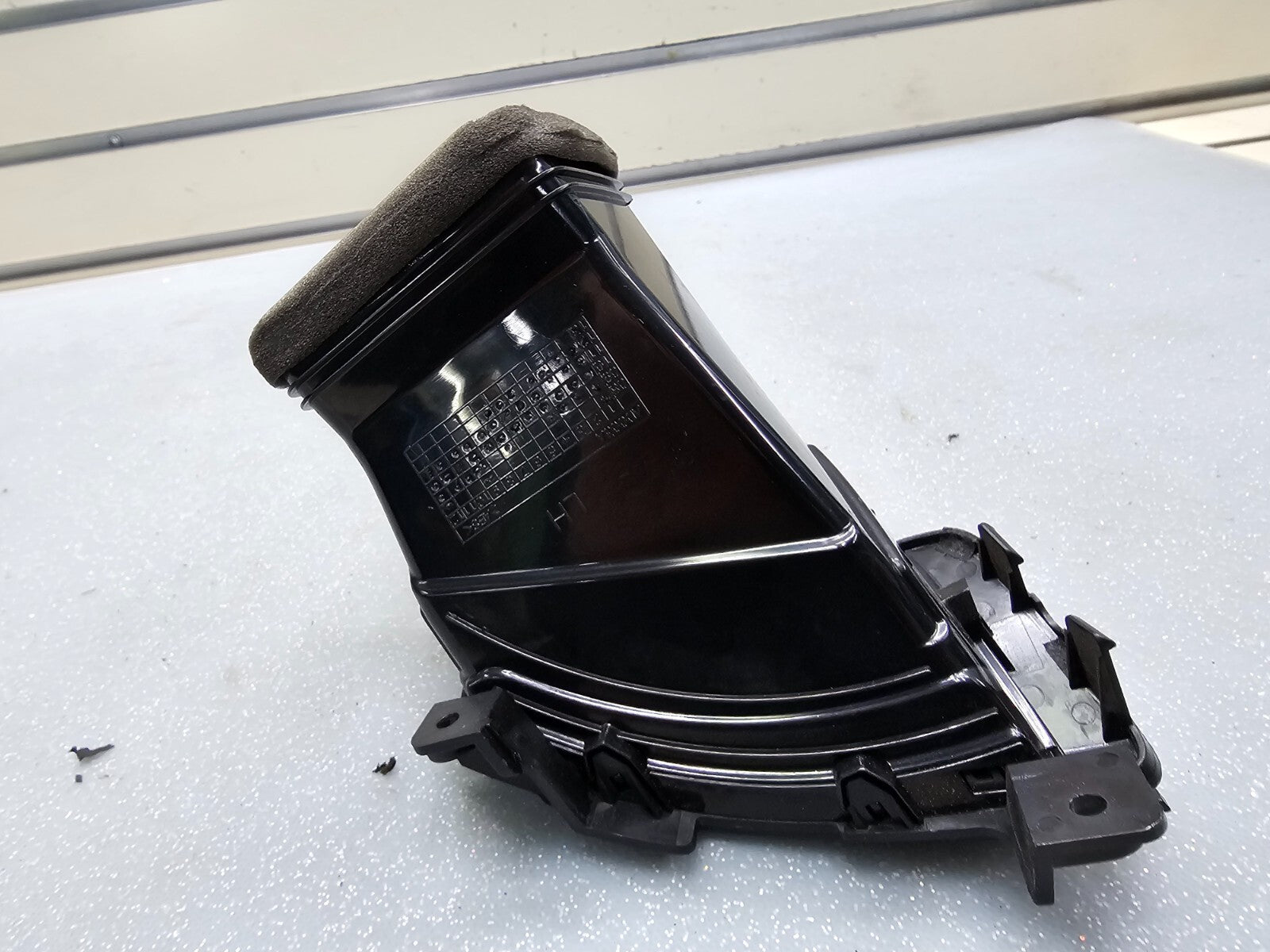 11-13 Kia Sorento Dash Left AC Heater Filter Air Vent Duct Assembly Grille Black
