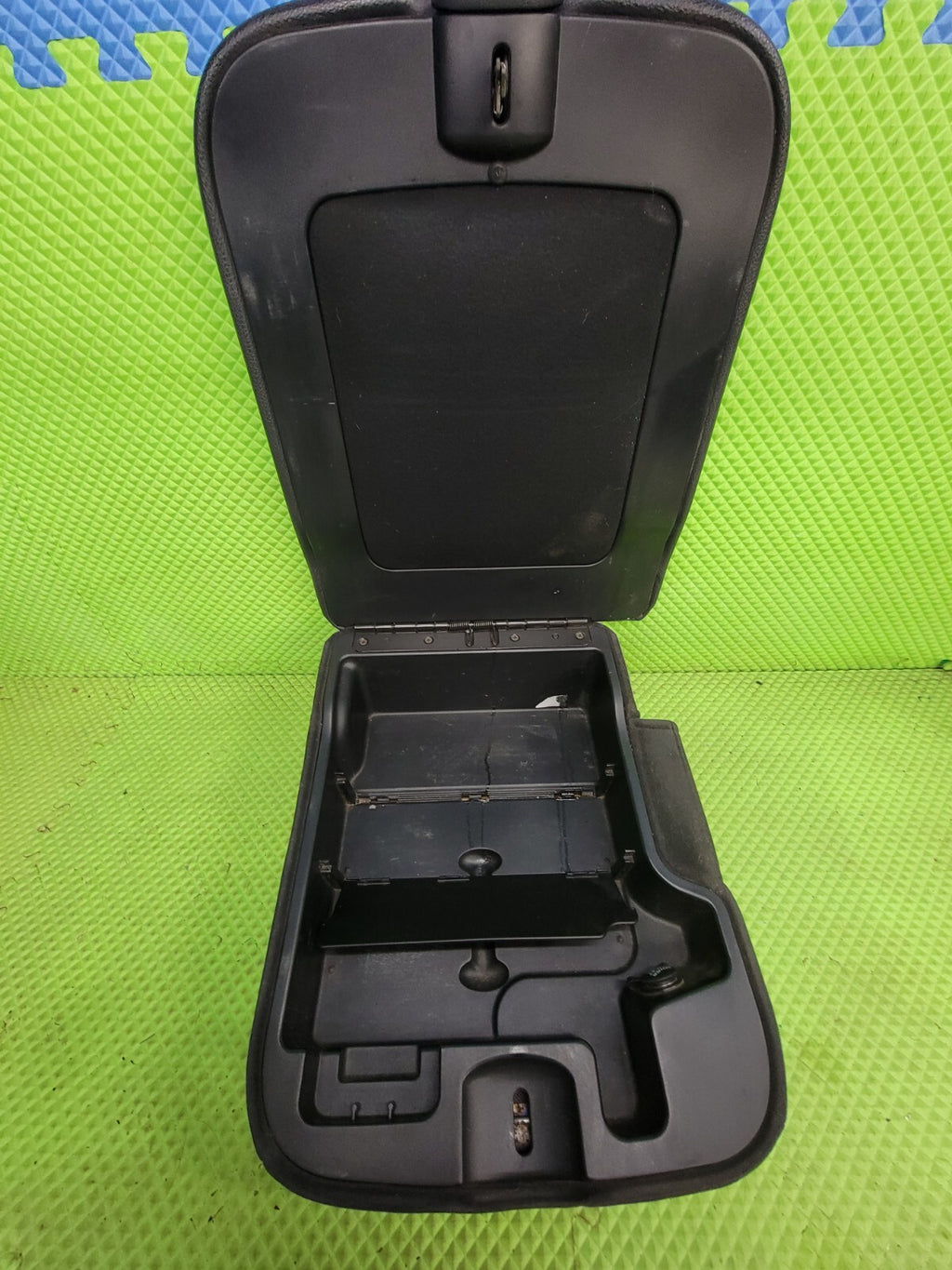 🔥2002-2008 Dodge Ram 1500 Jump Seat Console Arm Rest Storage OEM Black JS7