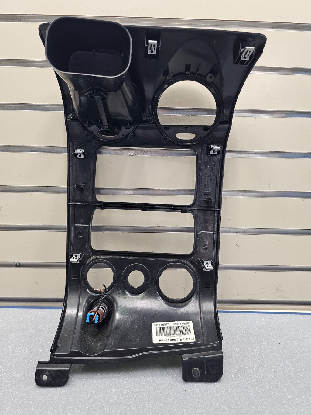 🔥03-08 ENVOY XL FRONT RADIO DASH SURROUND BEZEL TRIM PANEL CLIMATE BLACK