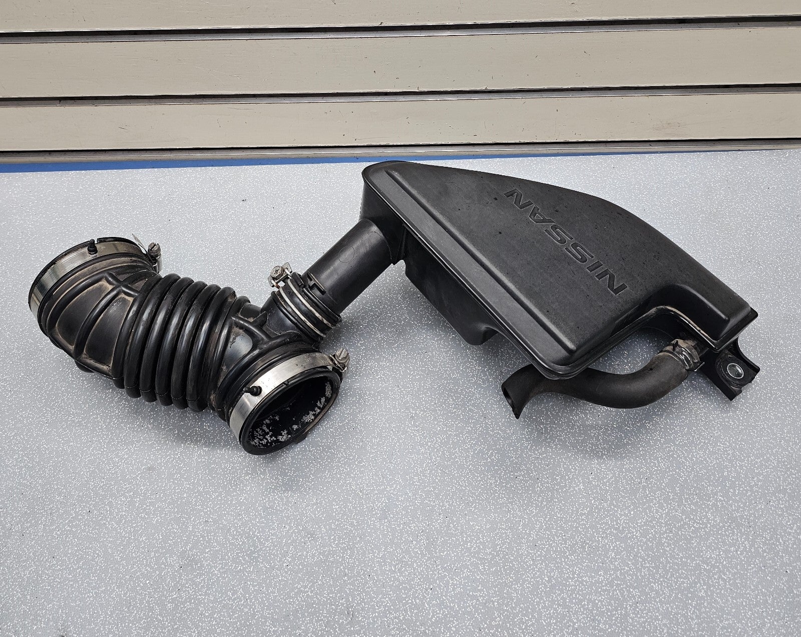 🔥08-13 Nissan Rogue Air Cleaner Intake Resonator Assembly Duct Tube Hose OEM