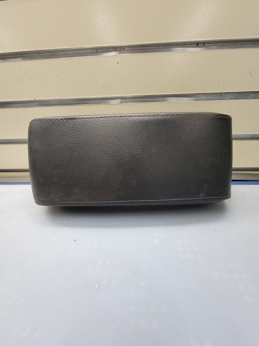 🔥2009-2010 Dodge Journey Center Console Sliding Armrest Lid Assembly OEM Black