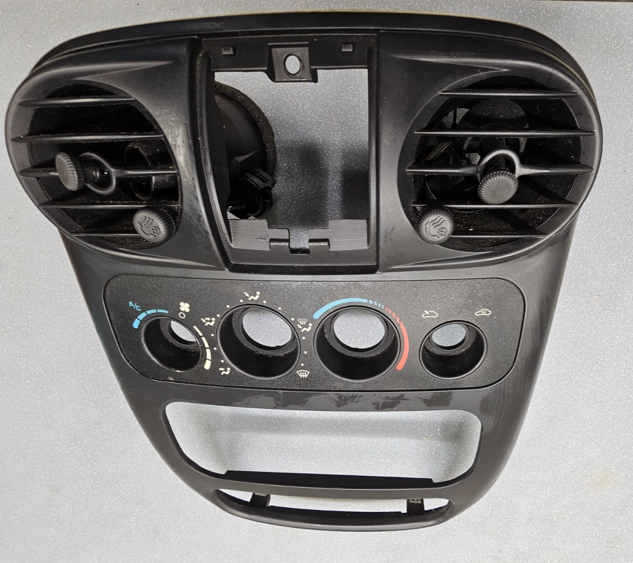 🔥01-05 Chrysler PT CRUISER Dash Radio Bezel Climate Trim Panel BLACK B17