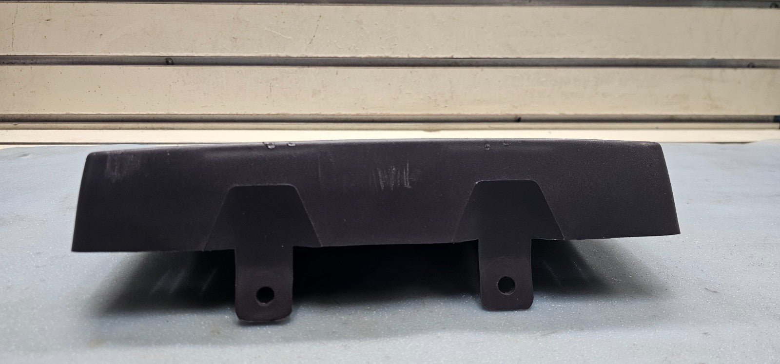 🔥95-97 Lincoln Town Car Front License Plate Holder Bracket Assembly OEM