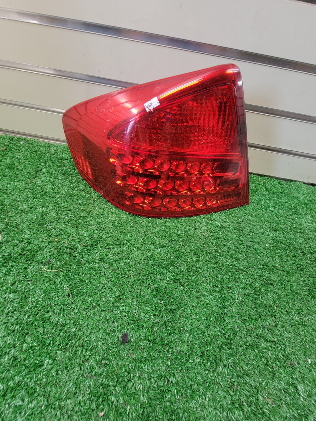 🔥2003-2004 INFINITI G35 SEDAN  LEFT SIDE LED TAIL LIGHT (1) OEM