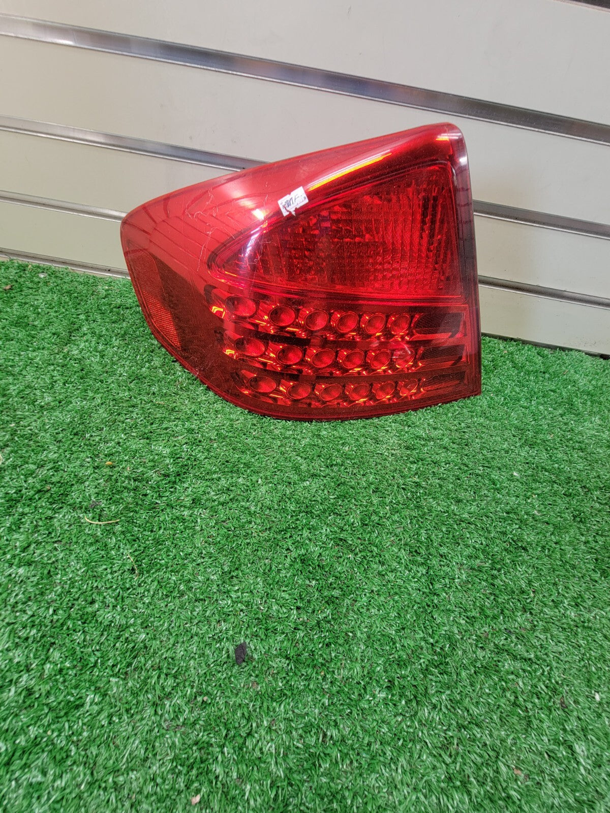 🔥2003-2004 INFINITI G35 SEDAN  LEFT SIDE LED TAIL LIGHT (1) OEM
