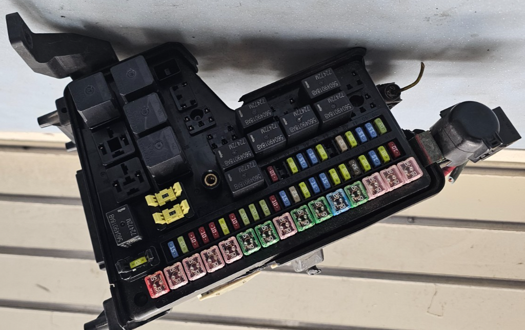 🔥02-05 Dodge Ram Hood Engine TIPM Fuse Box Junction Panel Body Control Module