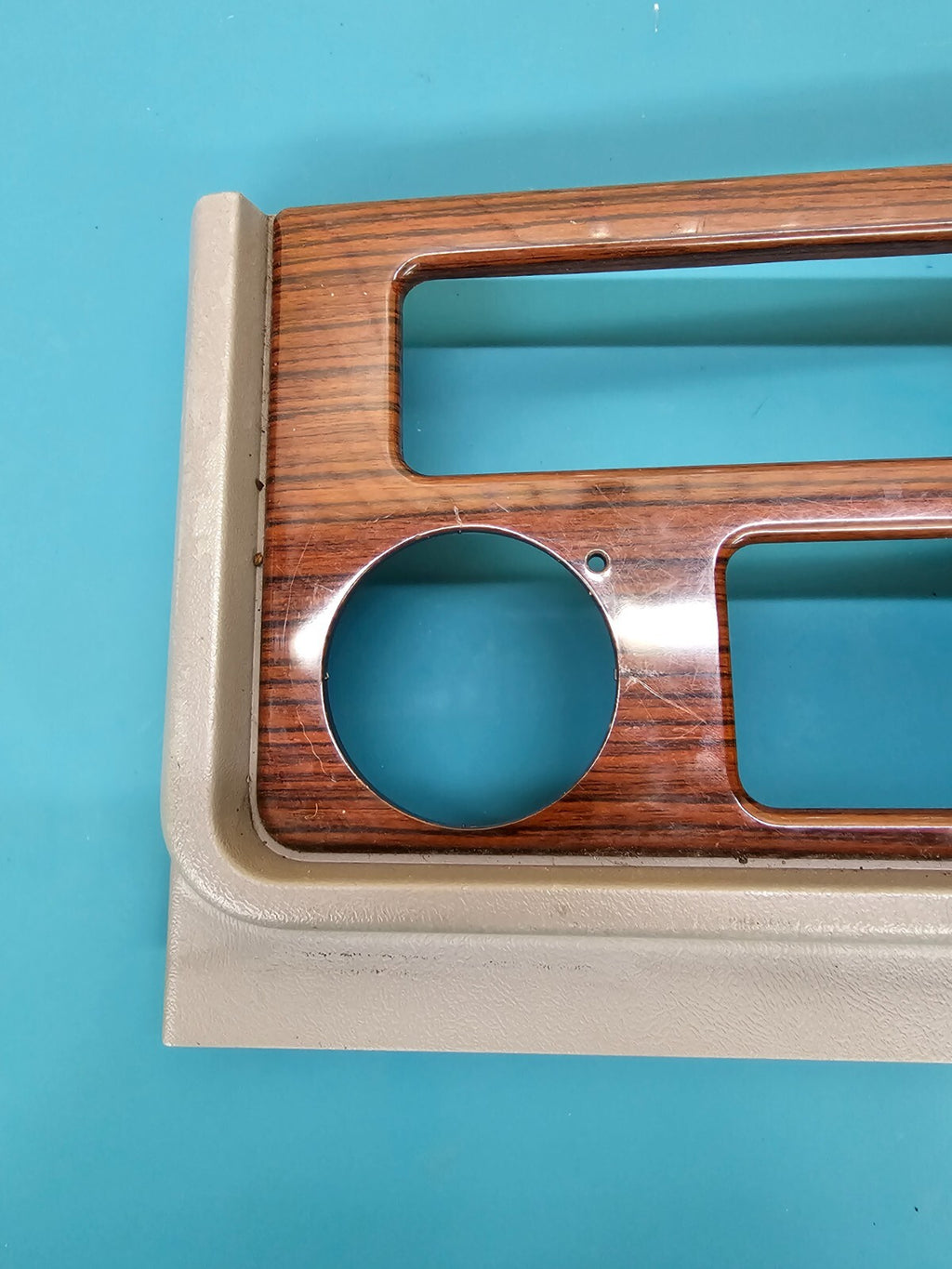 02-06 Cadillac Escalade Radio Dash Trim Surround Bezel Trim Panel woodgrain