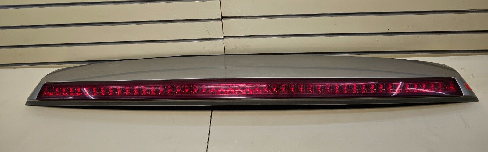 🔥2007-2014 CADILLAC ESCALADE LIFTGATE SPOILER WING 3RD THIRD TAILLIGHT GRAY