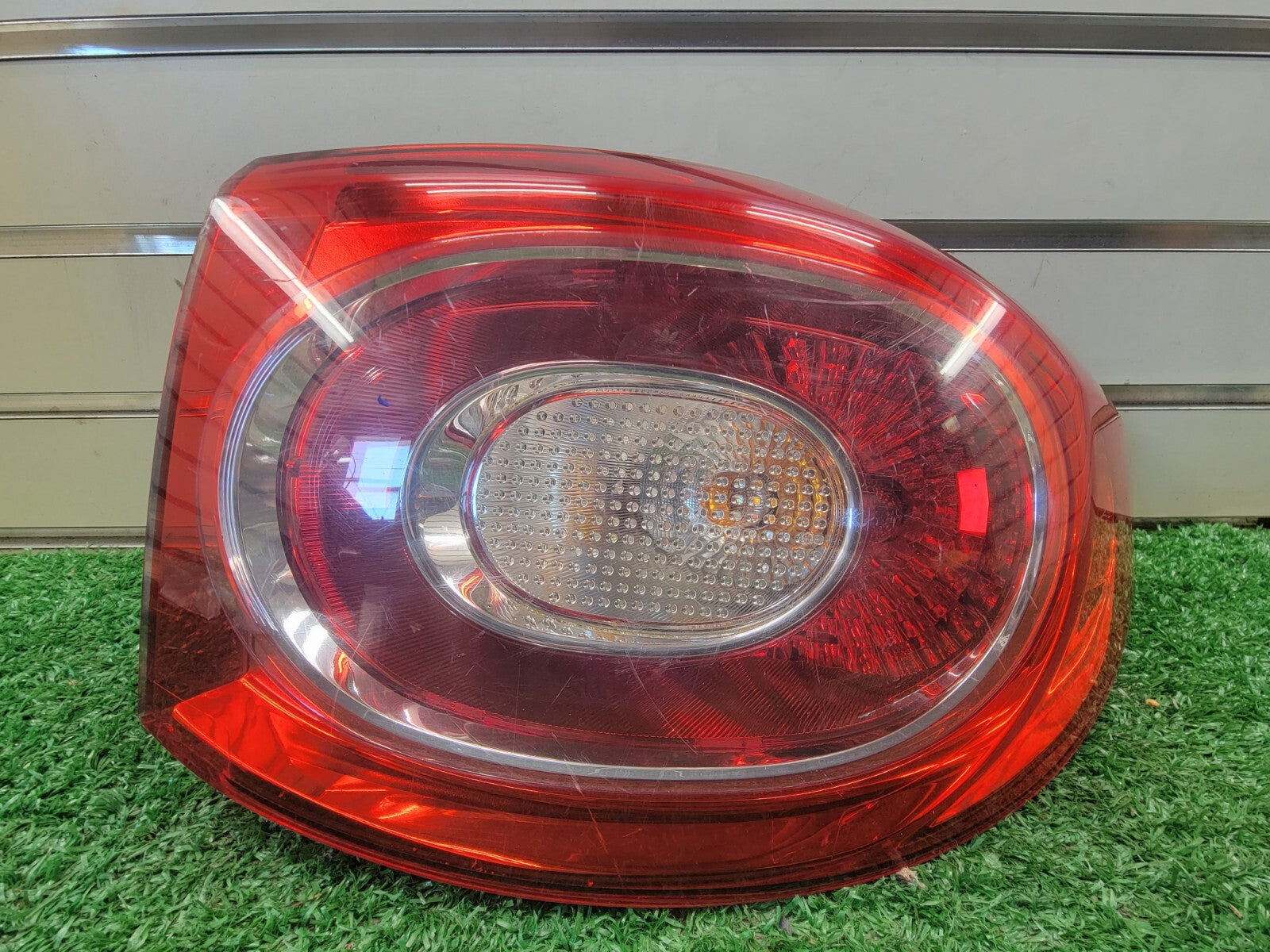 🔥09-11 Volkswagen Tiguan Right Passenger Tail Light Lamp Assembly Chrome OEM
