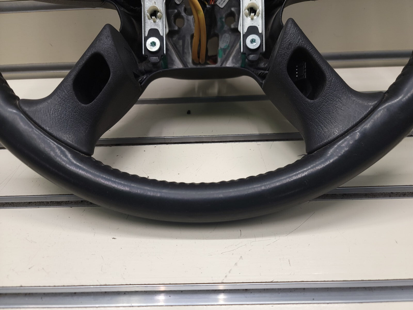 🔥03-06 SILVERADO SIERRA YUKON TAHOE SUBURBAN STEERING WHEEL LEATHER BLACK
