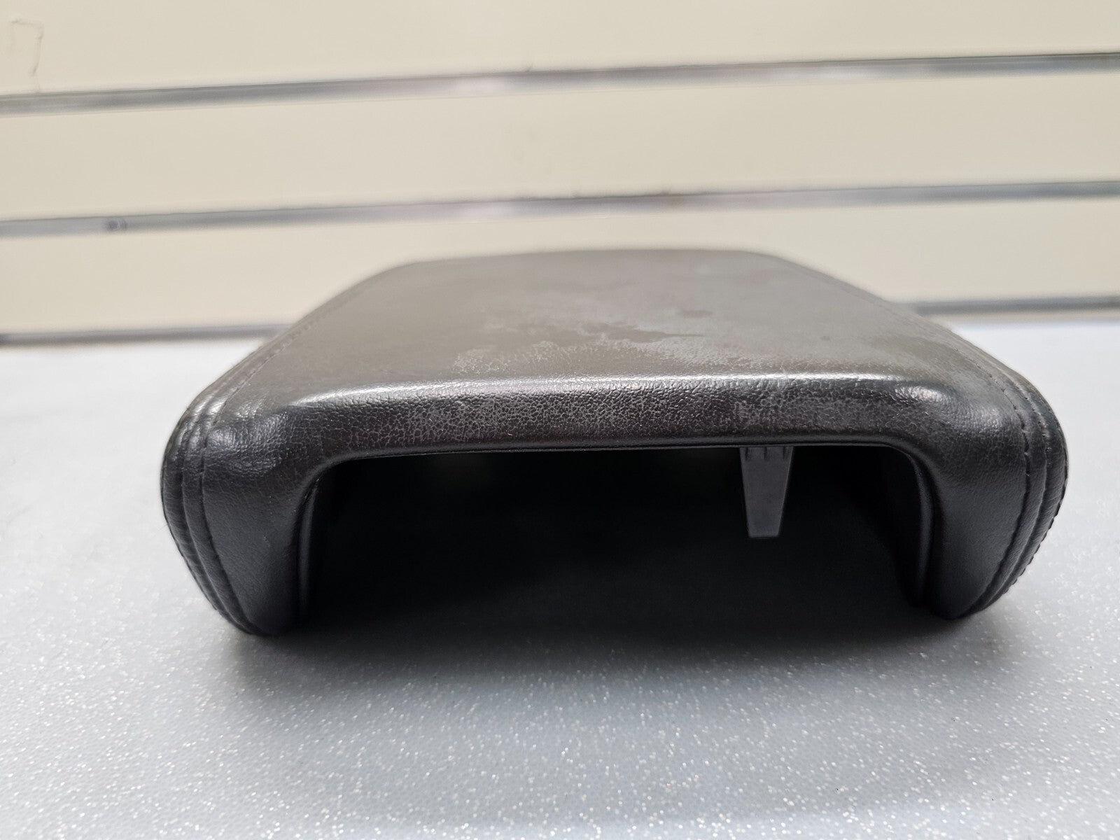 🔥07-17 TRAVERSE ACADIA Outlook Enclave Leather Armrest Center Console Lid BLACK
