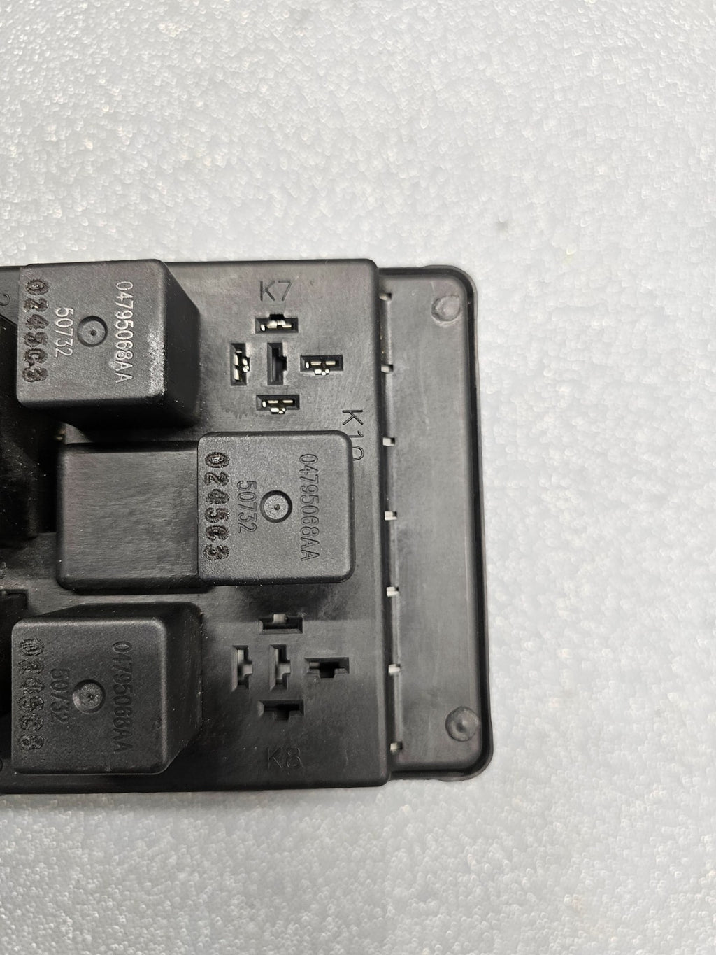 🔥05-06 Jeep Grand Cherokee Commander Body Control Module BCM Fuse Junction Box