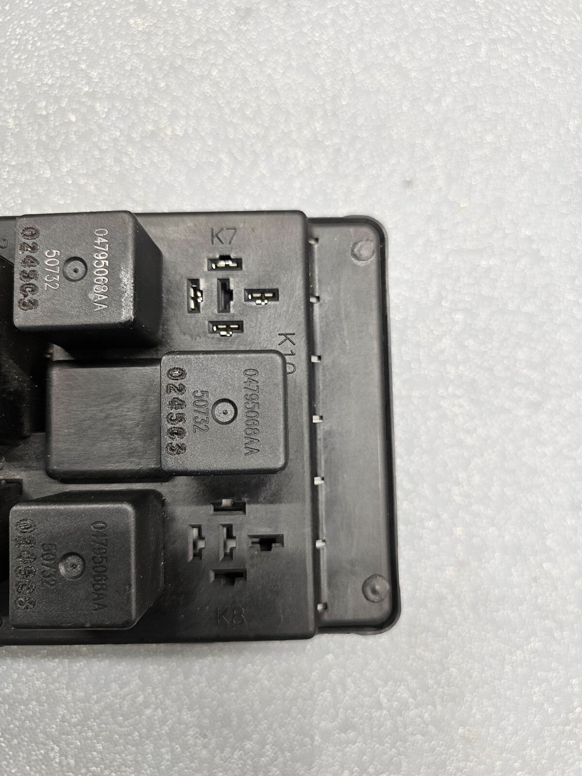 🔥05-06 Jeep Grand Cherokee Commander Body Control Module BCM Fuse Junction Box