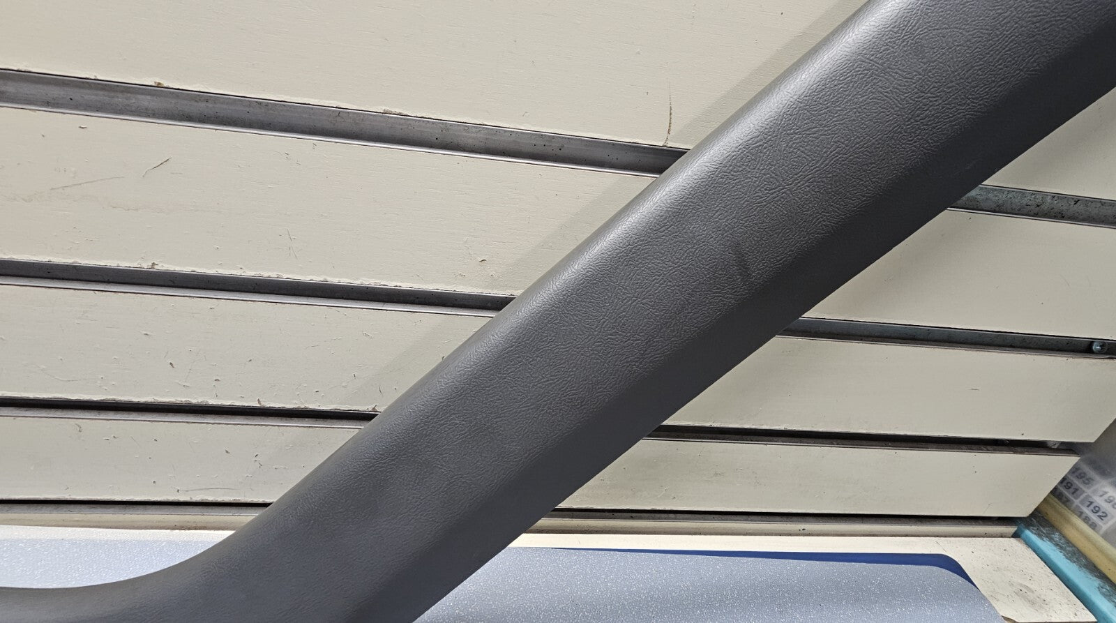 92-96 Ford F150 F250 BRONCO A Pillar Passenger RIGHT Roof Trim Molding GRAY p1
