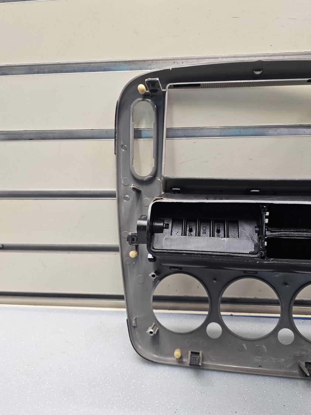🔥02-05 FORD EXPLORER RADIO AUDIO CLIMATE TEMPERATURE CONTROL BEZEL TRIM SILVER