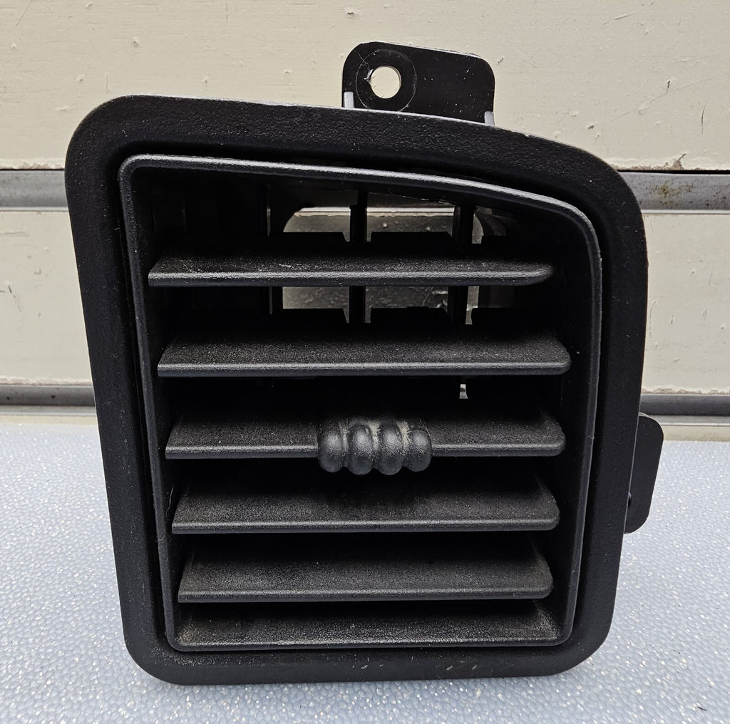 99-06 Silverado Sierra Dash Air Vent Left Driver Heater Climate Temperature OEM