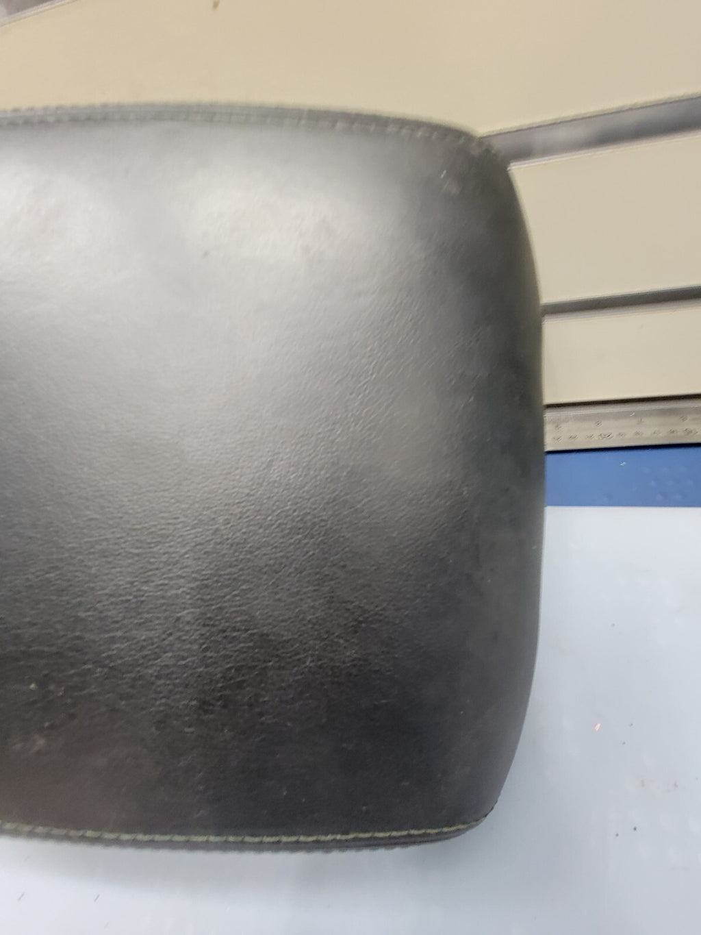 🔥 2001-2006 MITSUBISHI MONTERO CENTER CONSOLE COVER ARMREST LID LEATHER BLACK