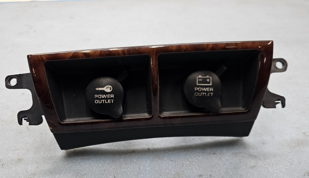 🔥2004-2008 CHRYSLER PACIFICA CENTER DASH POWER OUTLETS OEM