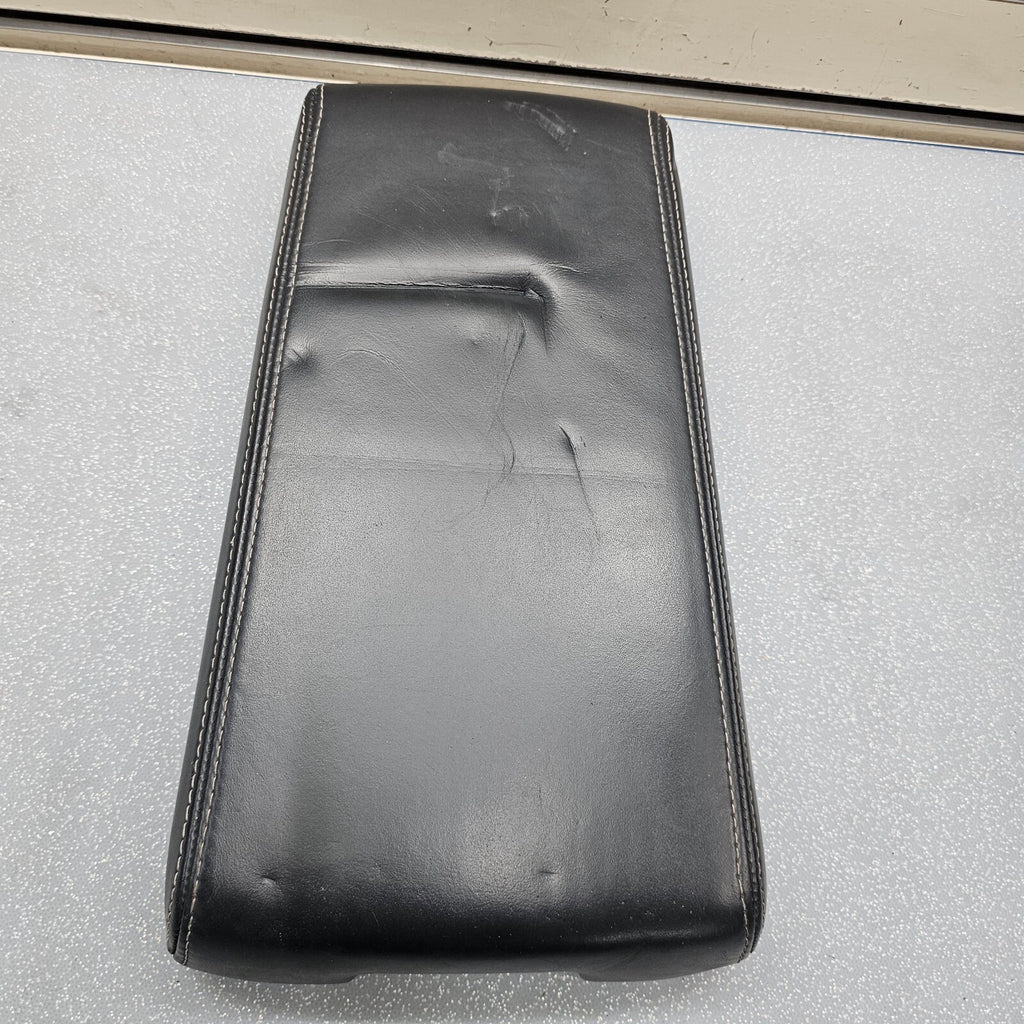 🔥07-11 Nitro Liberty Center Console Lid Arm Rest Top Pad Cover Assembly Black