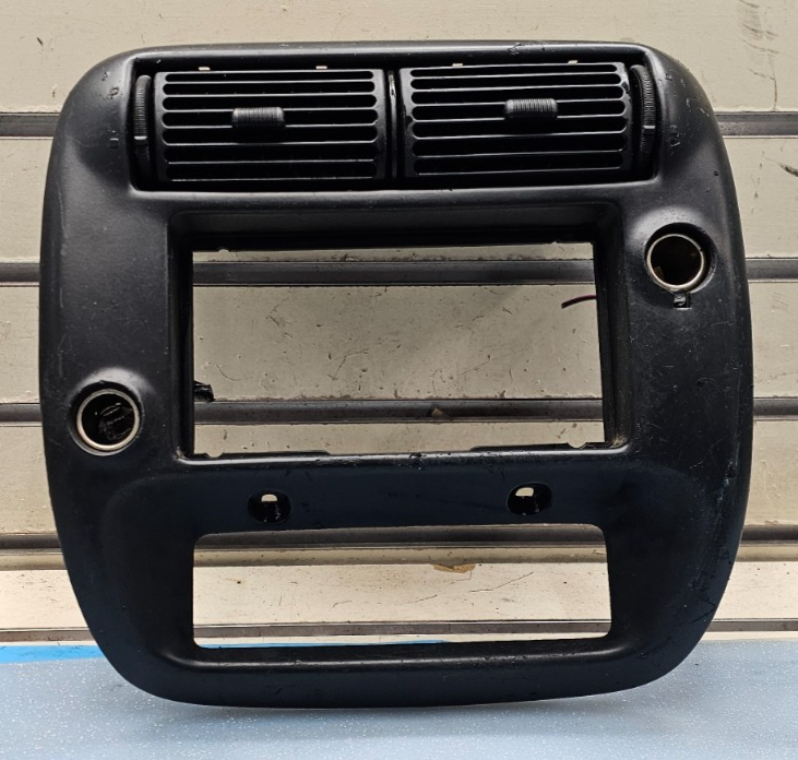 95-10 Ranger Explorer Center Dash Radio Stereo Display Bezel Trim Panel BLACK B2