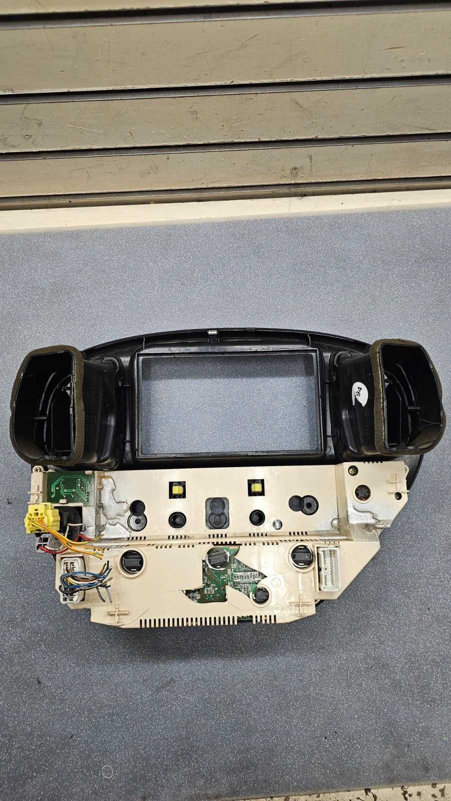 🔥00-06 Tundra Dash Center AM FM Radio Audio Stereo Display Climate Bezel Black