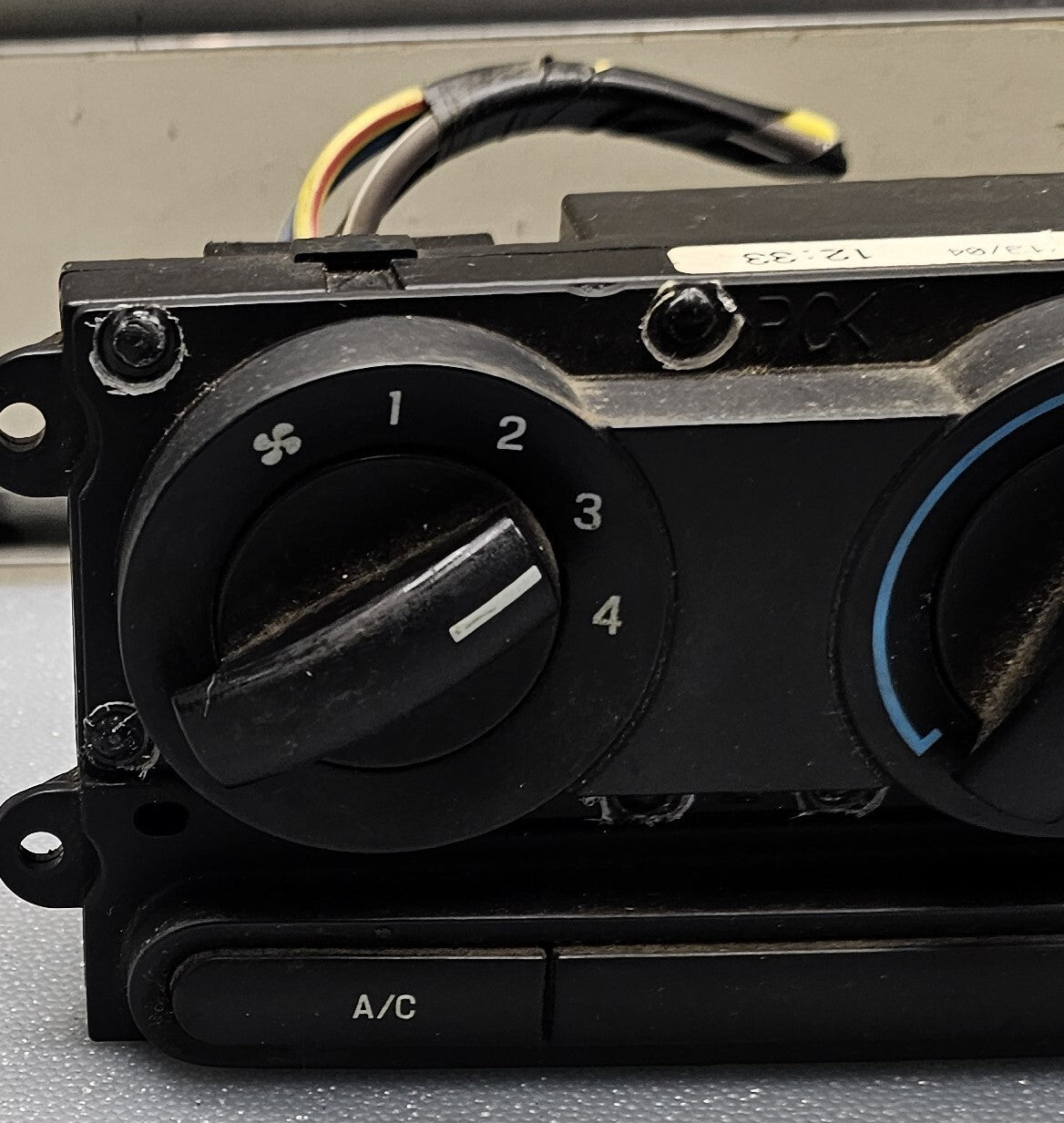 04-08Ford F150 F250 Dash Center AC Heater Climate Control Temperature Unit 2Knob