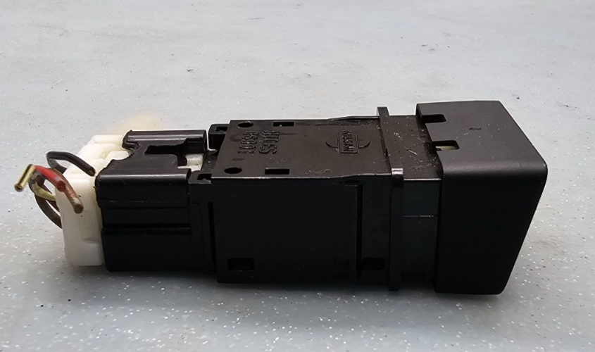 04-15 Armada Titan Hazard Emergency Warning Light Button Control Switch Assembly