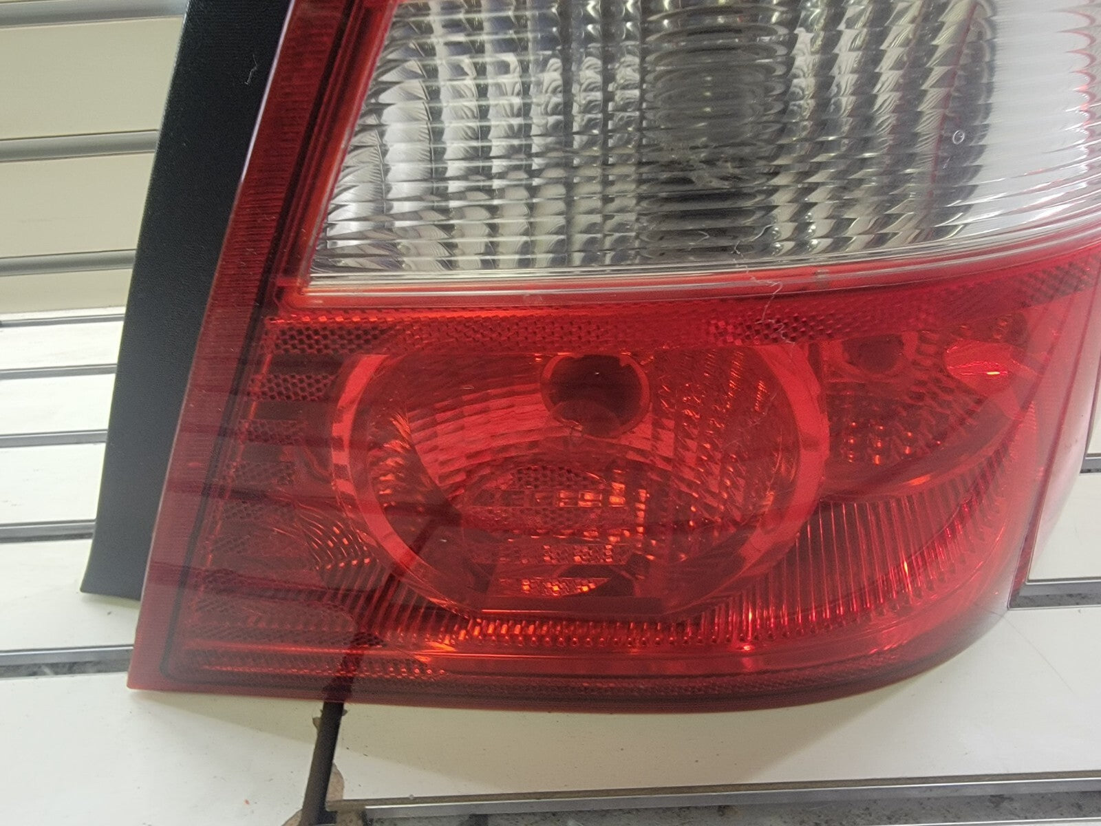 🔥2005-2007 Ford Five Hundred Passenger Side right Tail Light tailight