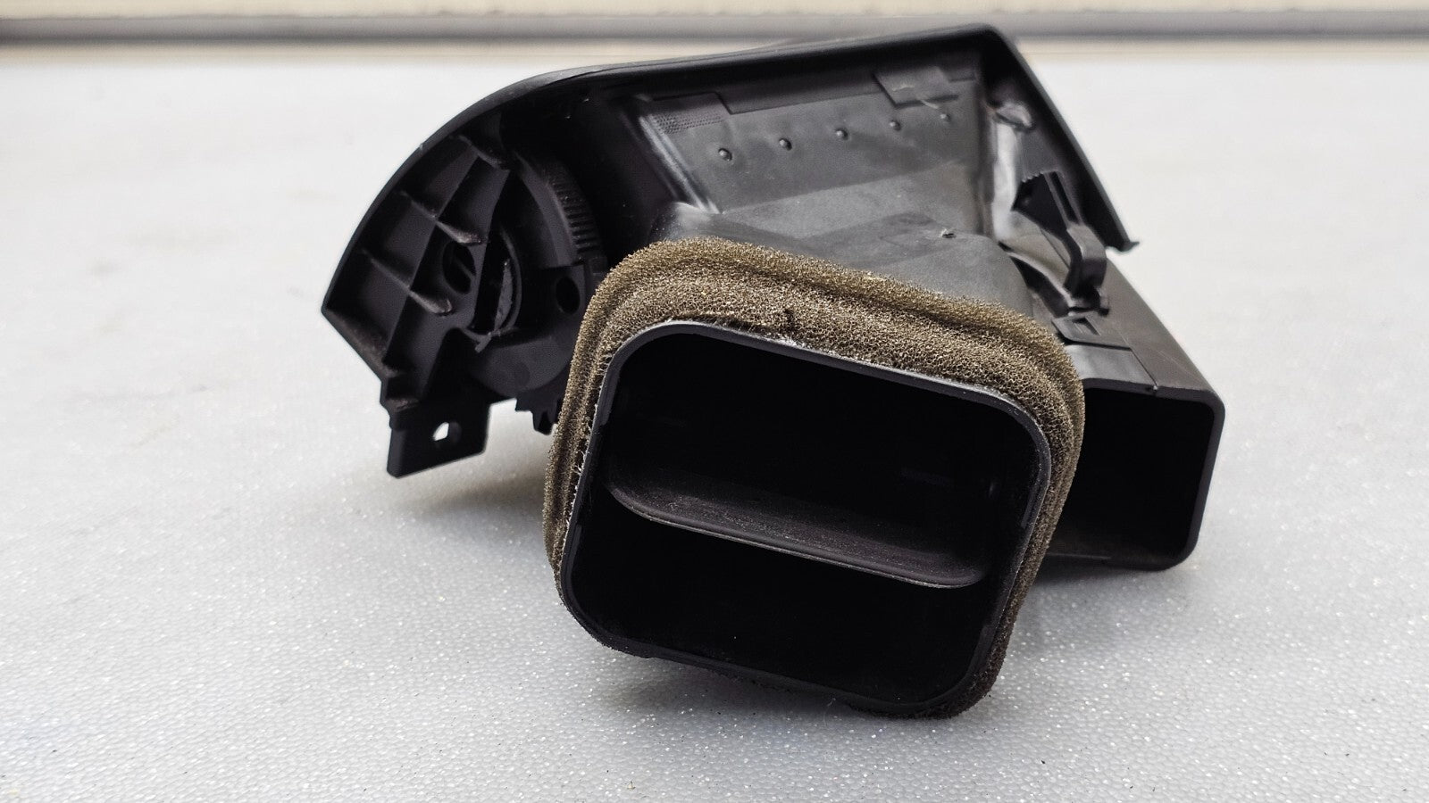 01-06 BMW E46 325 330 M3 LEFT DRIVER DASH AC AIR VENT HEATER CONDITIONING BLACK