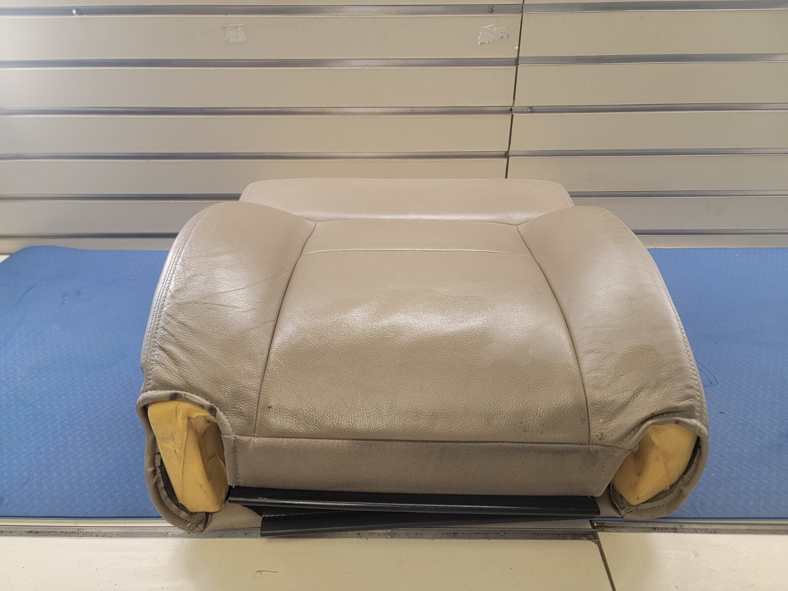 🔥2004-2008 Ford F-150 Top upper seat rest cushion leather front F3 TAN