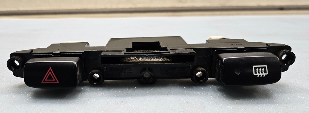 🔥05-10 Kia Sportage Hazard Switch Control Dash Clock Display Time Black