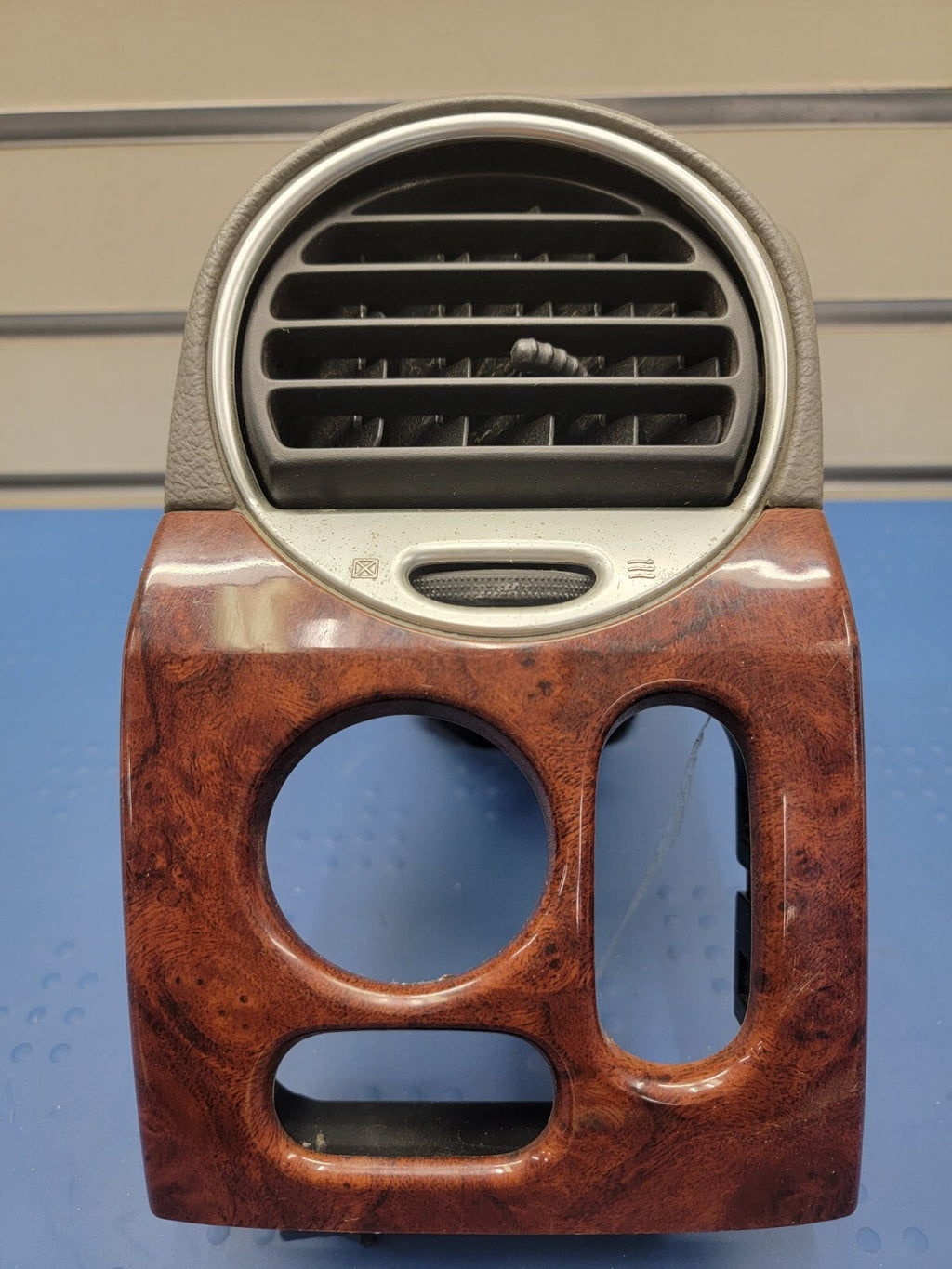 2002-2009 GMC Envoy Driver Left Head Light Switch Bezel with Air Vent woodgrain