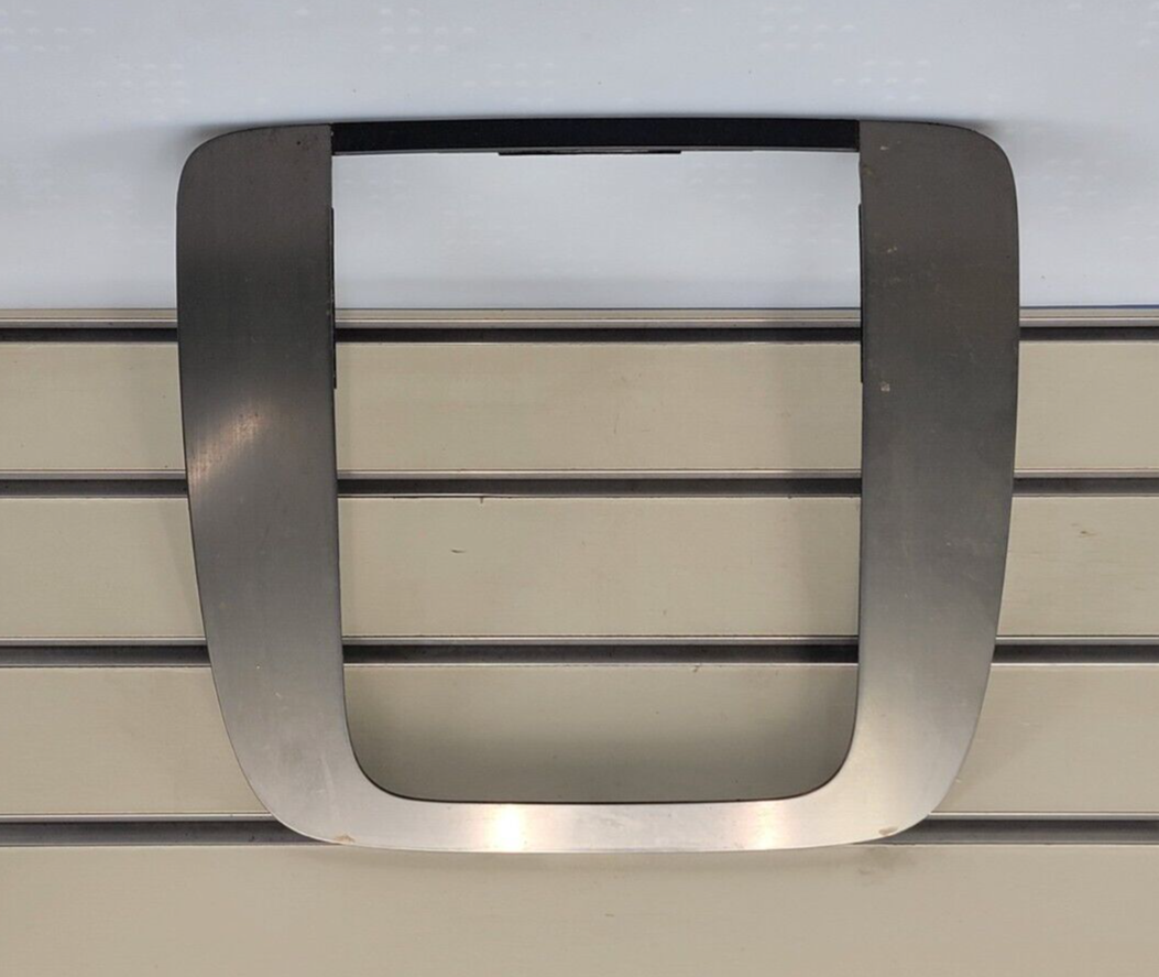 🔥07-13 SUBURBAN TAHOE YUKON CENTER DASH RADIO BEZEL TRIM SILVER