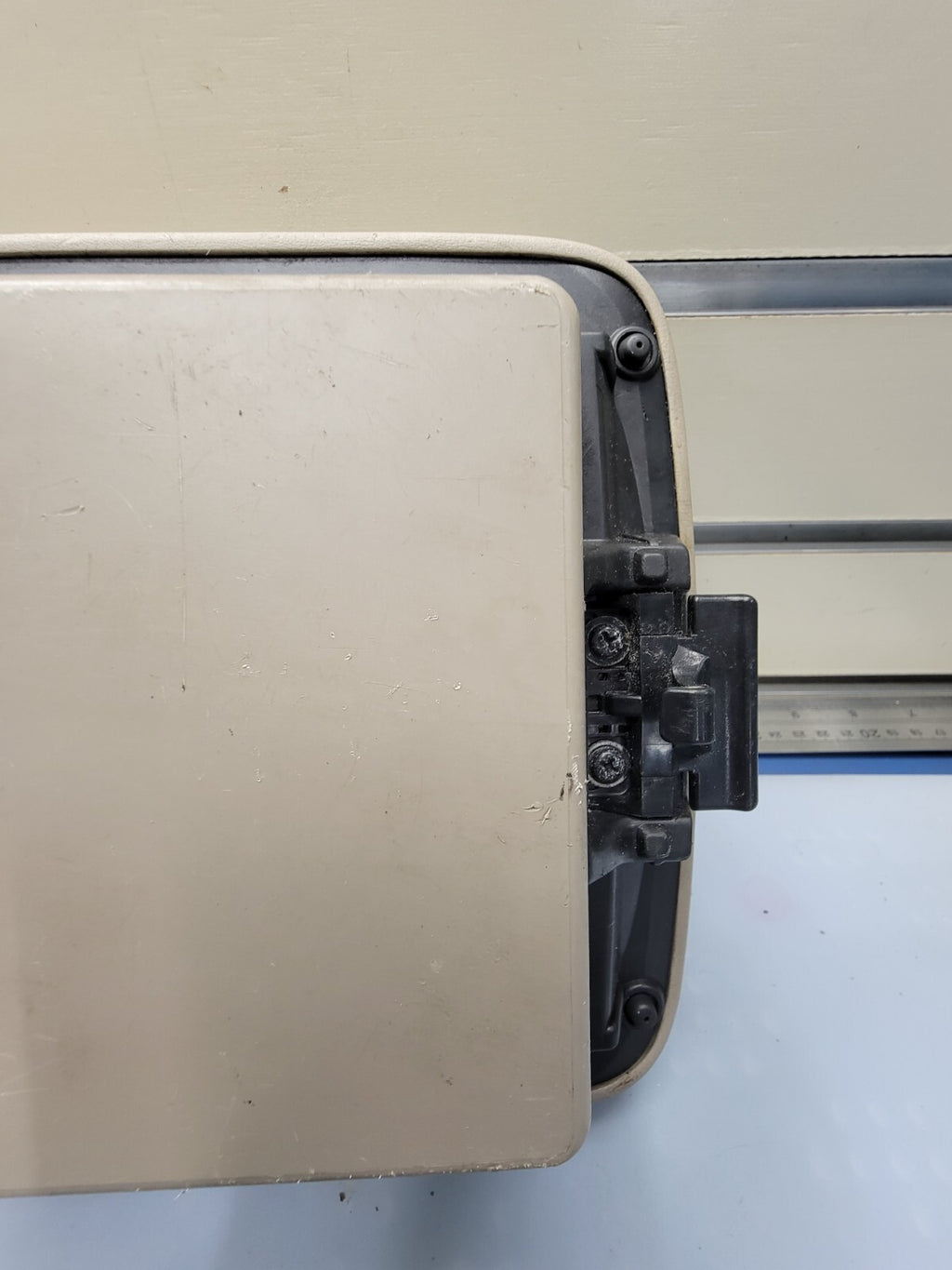 🔥 2004-2010 Toyota Sienna Center Console Lid Armrest Arm Rest Cover Tan