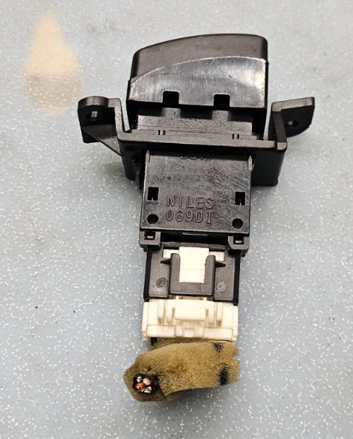 🔥00-04 SUBARU OUTBACK SEDAN 4-DR EMERGENCY HAZARD CONTROL SWITCH BUTTON BLACK