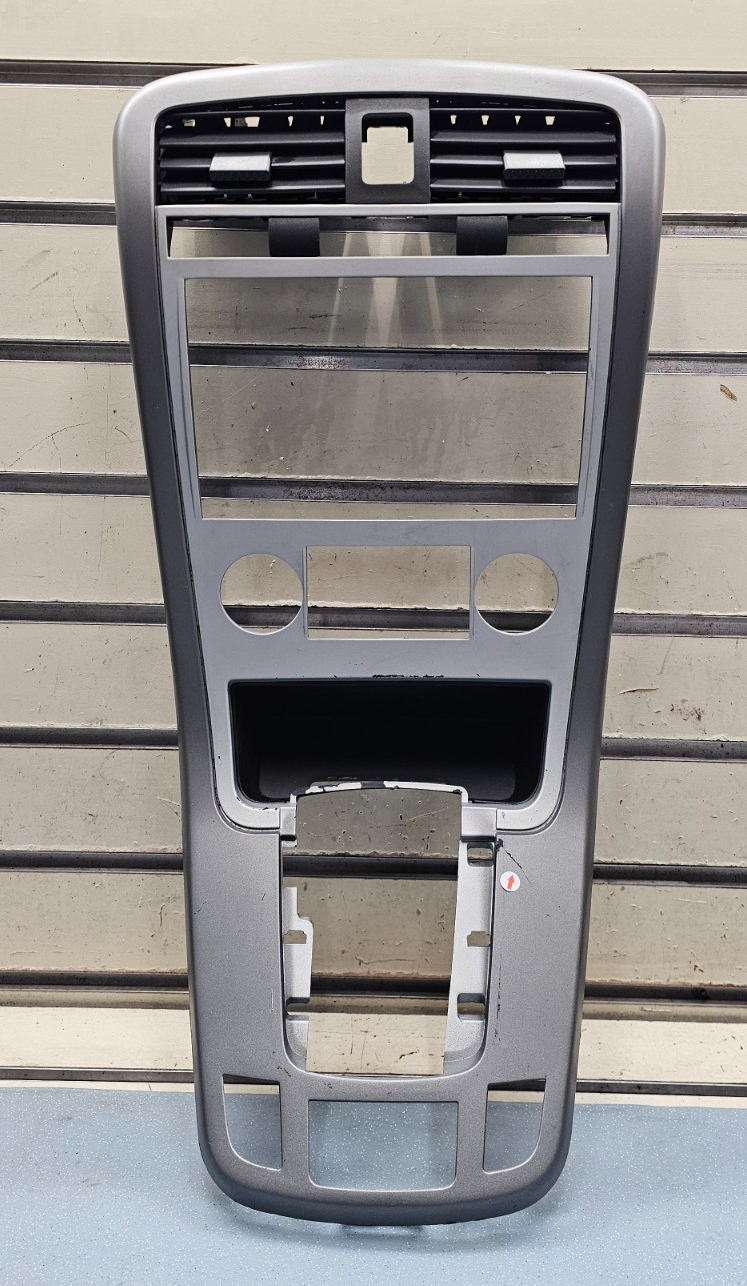 🔥07-09 Chevy Equinox Center Dash Radio Climate Bezel Surround Trim Silver