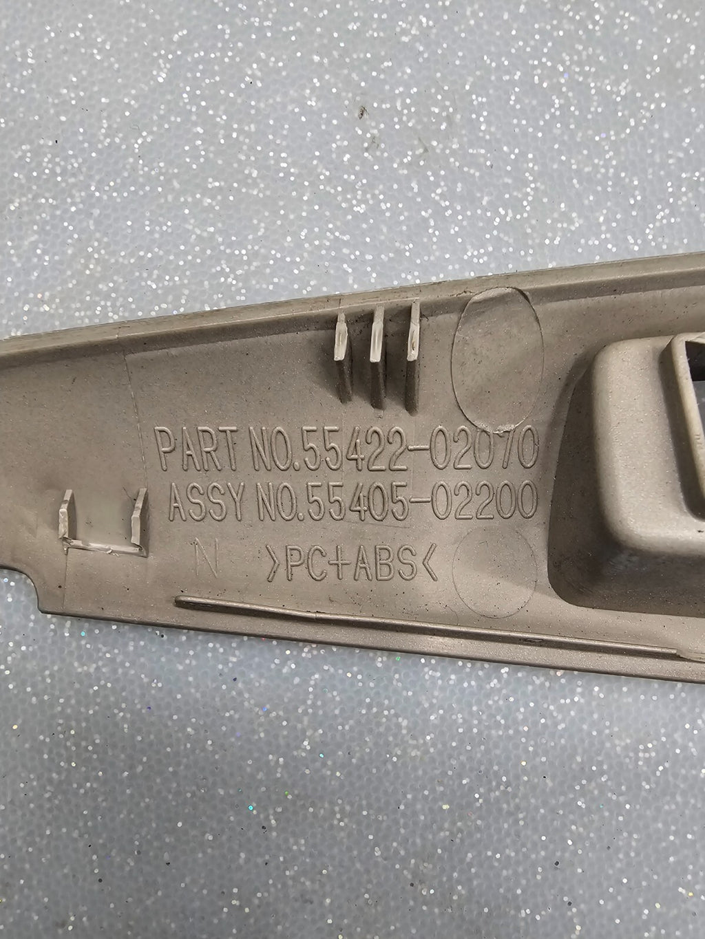 09-12 Toyota Matrix Pontiac Vibe Stereo Radio Dash Bezel Trim Vent SILVER B61