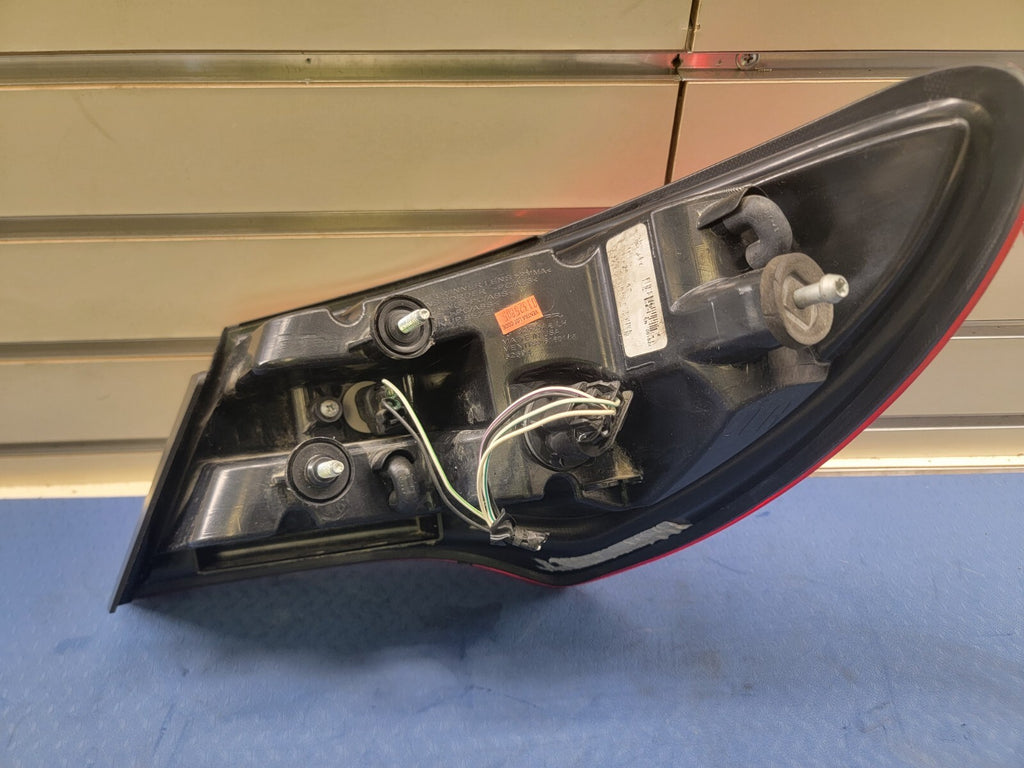 🔥2011 - 2014 Chrysler 200 Tail Light taillight tail lamp driver side right