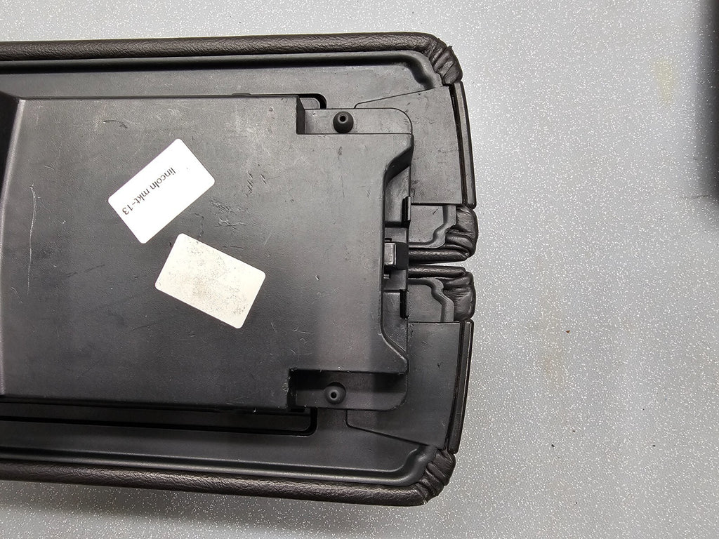 13-19 LINCOLN MKT Front Floor Console Arm Rest Lid Cover Top Pad Assembly Black