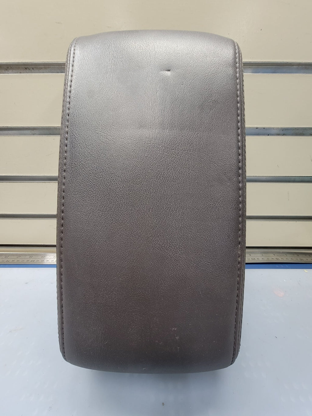 🔥08-12 Chevy Malibu FRONT CONSOLE LID ARMREST ASSEMBLY SLIDING STORAGE BLACK