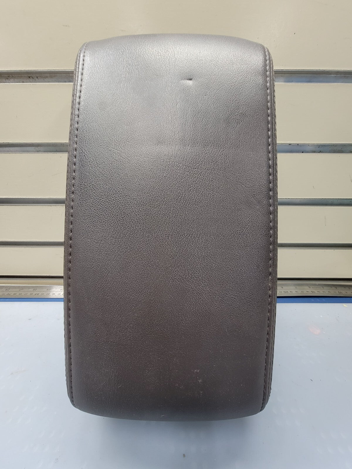 🔥08-12 Chevy Malibu FRONT CONSOLE LID ARMREST ASSEMBLY SLIDING STORAGE BLACK