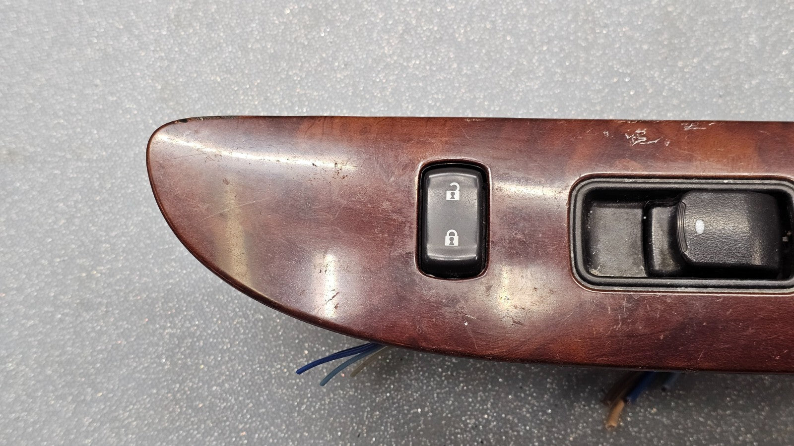 🔥05-09 Uplander Montana Right Passenger  Master Power Window Switch Woodgrain
