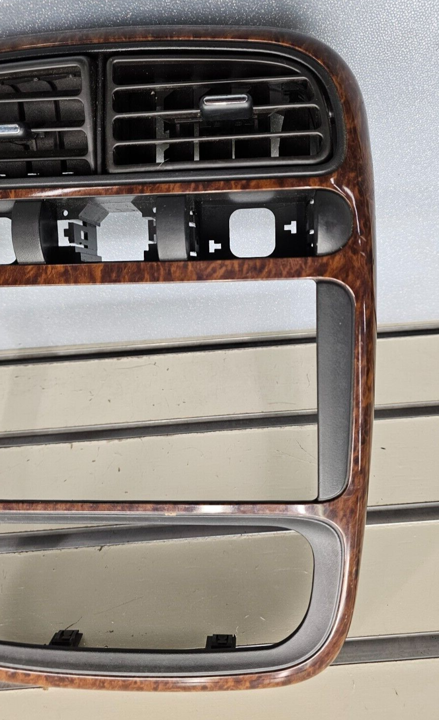 🔥06-07 Saturn Vue AM FM Dash Radio Stereo Display Trim Bezel Panel Wood OEM