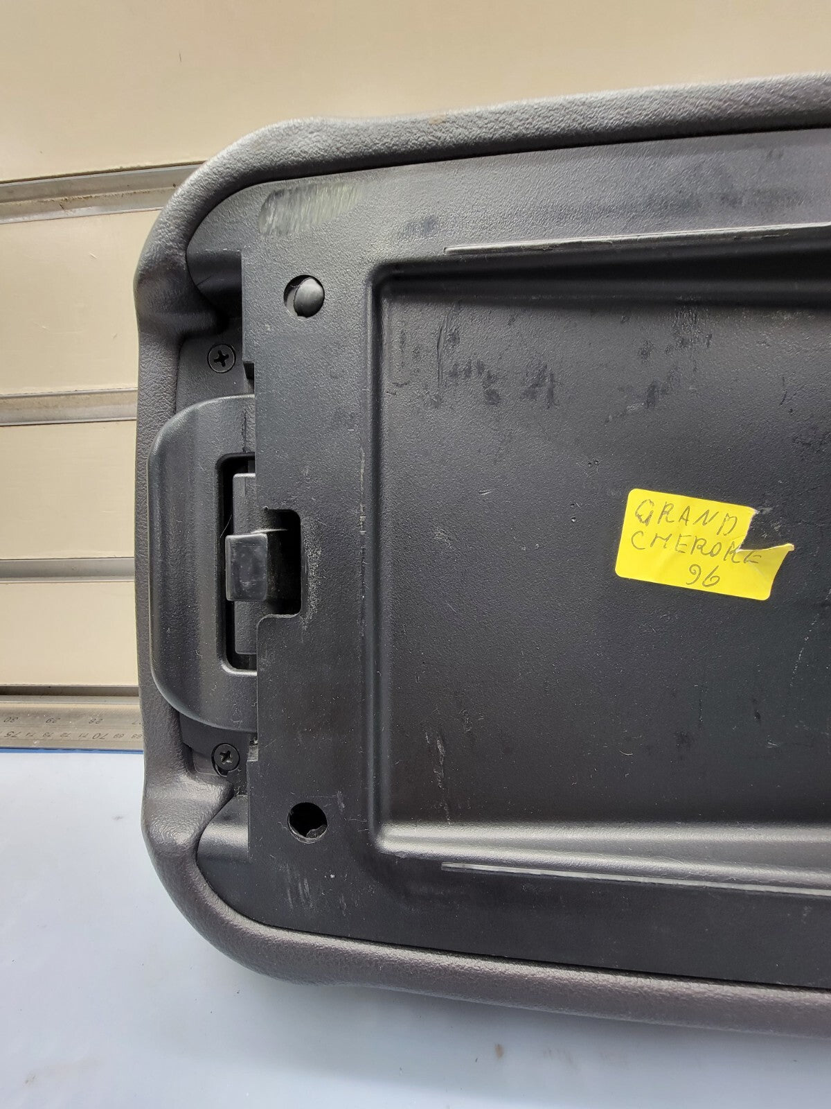 🔥1996-1998 Jeep Grand Cherokee Center Console Lid Armrest  Black OEM